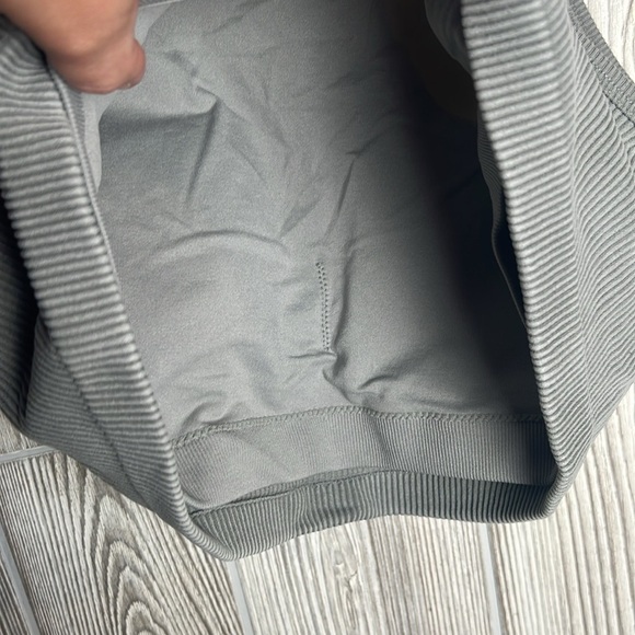 JoyLab Ribbed Gray Crop Top Size large - Picture 4 of 4
